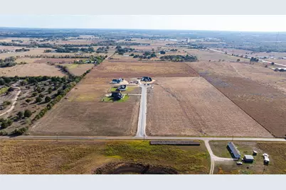 102 Country View Lane, Schulenburg, TX 78956 - Photo 5