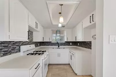 4511 Bayou Vista Drive, Houston, TX 77091 - Photo 13