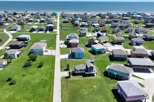 917 Westview, Crystal Beach, TX 77650 - Photo 31