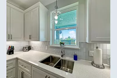 917 Westview, Crystal Beach, TX 77650 - Photo 7