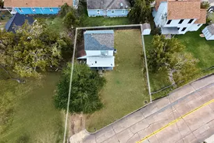 2312 Missouri St, Baytown, TX 77520 - Photo 9