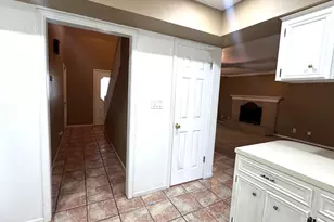 111 Trentwood Cir, Victoria, TX 77901 - Photo 9