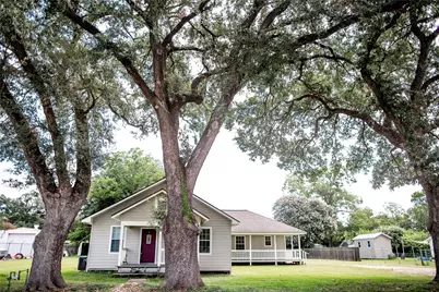 403 Leveridge, East Bernard, TX 77435 - Photo 3