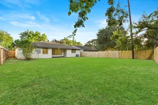2322 Aprilmont Dr, Sugar Land, TX 77498 - Photo 29
