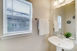 126 Detering St, Houston, TX 77007 - Photo 13