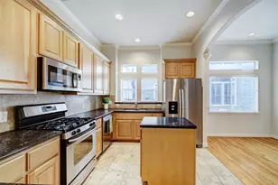 126 Detering St, Houston, TX 77007 - Photo 9