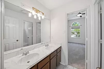 51 N Scribewood Circle, The Woodlands, TX 77382 - Photo 33