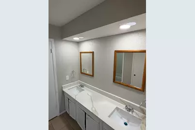 6423 S Briar Bayou Drive, Houston, TX 77072 - Photo 15
