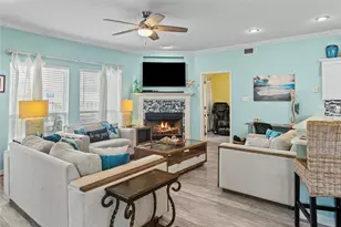 2324 Martinique, Crystal Beach, TX 77650 - Photo 13