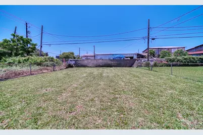 4224 Avenue M 1/2, Galveston, TX 77550 - Photo 17