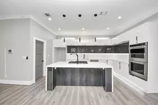 602 W 28th St, Houston, TX 77008 - Photo 17