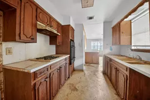 8806 Braunston Ln, Houston, TX 77088 - Photo 9