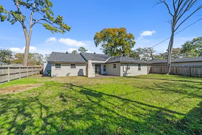 10151 Brinwood Drive, Houston, TX 77043 - Photo 23