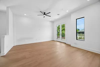 1325 W 22nd Street, Houston, TX 77008 - Photo 13