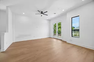 1325 W 22nd St, Houston, TX 77008 - Photo 13