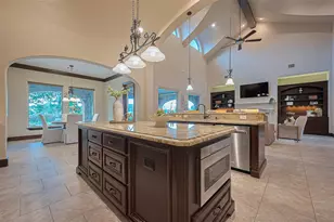 14 Royal King Rd, Tomball, TX 77377 - Photo 13