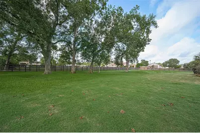 14 Royal King Road, Tomball, TX 77377 - Photo 43