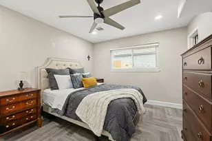 2313 Cedar St, Pearland, TX 77581 - Photo 5