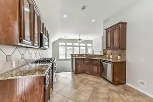 2024 Shore Breeze Dr, Pearland, TX 77584 - Photo 5