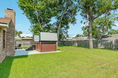 528 Daffodil Street, Lake Jackson, TX 77566 - Photo 31