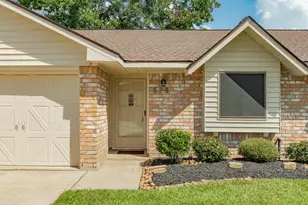 528 Daffodil St, Lake Jackson, TX 77566 - Photo 5