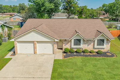 528 Daffodil Street, Lake Jackson, TX 77566 - Photo 1