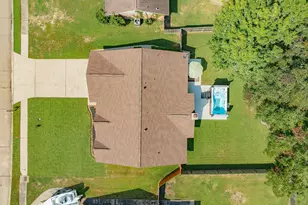 528 Daffodil St, Lake Jackson, TX 77566 - Photo 7