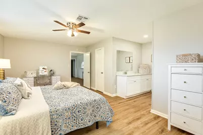 528 Daffodil Street, Lake Jackson, TX 77566 - Photo 21