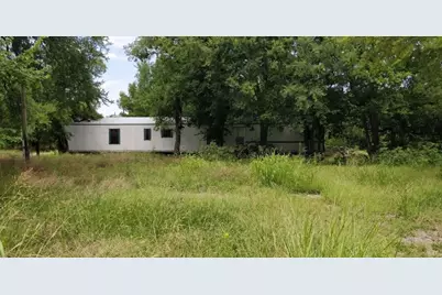 300 N Austin Street, Wolfe City, TX 75496 - Photo 3