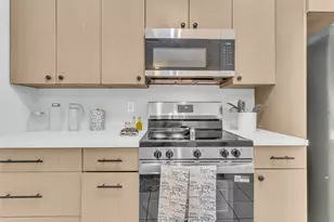 8100 Cambridge St, Houston, TX 77054 - Photo 9