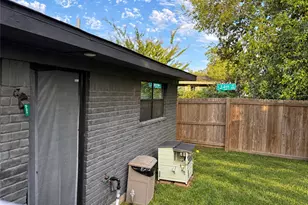 618 E 40th St, Houston, TX 77022 - Photo 25