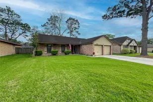 2909 Laurelridge Dr, League City, TX 77573 - Photo 3