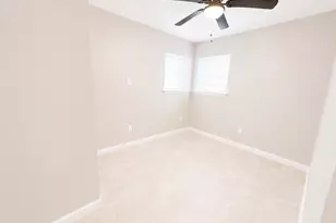 11938 Flushing Meadows Dr, Houston, TX 77089 - Photo 7