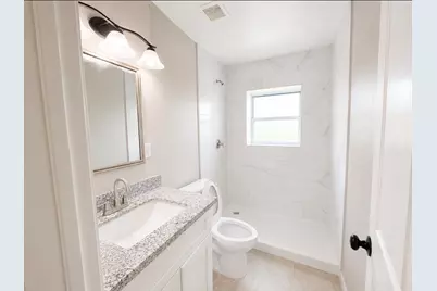11938 Flushing Meadows Drive, Houston, TX 77089 - Photo 9