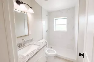 11938 Flushing Meadows Dr, Houston, TX 77089 - Photo 9