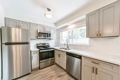 1608 Welch Street #6, Houston, TX 77006 - Photo 5