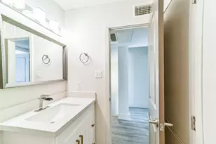 1608 Welch St, Houston, TX 77006 - Photo 15