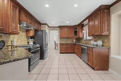 5027 E Fallen Bough Drive, Houston, TX 77041 - Photo 5