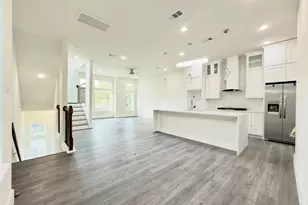 6715 St Augustine St, Houston, TX 77021 - Photo 7