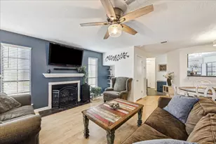 16819 Holly Trail Dr, Houston, TX 77058 - Photo 9