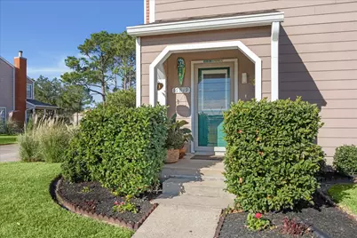 16819 Holly Trail Drive, Houston, TX 77058 - Photo 3