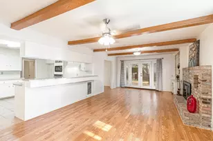 10902 St Marys Ln, Houston, TX 77079 - Photo 9
