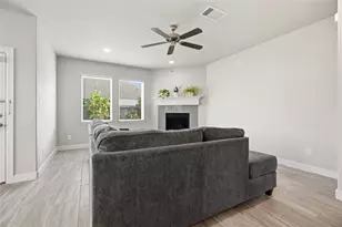 1717 Oakdale Mist Dr, Dickinson, TX 77539 - Photo 9