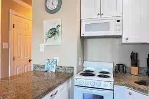 6102 Seawall Blvd, Galveston, TX 77551 - Photo 11