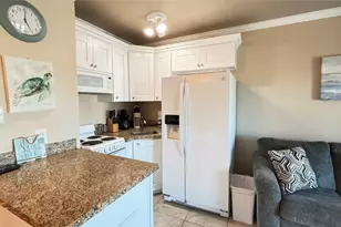 6102 Seawall Blvd, Galveston, TX 77551 - Photo 9