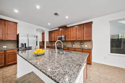 4663 Rockton Hills Lane, Sugar Land, TX 77479 - Photo 9