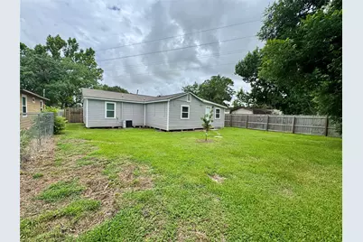 514 McKee Street, Clute, TX 77531 - Photo 5
