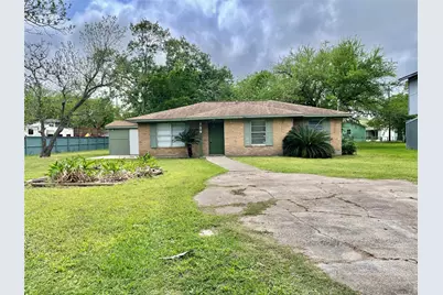 119 Stanford Street, Lake Jackson, TX 77566 - Photo 1