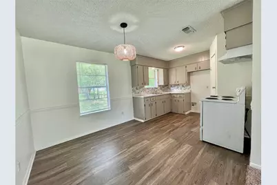 119 Stanford Street, Lake Jackson, TX 77566 - Photo 5