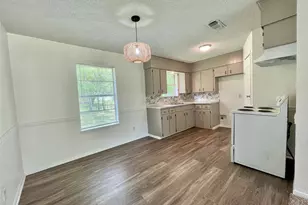 119 Stanford St, Lake Jackson, TX 77566 - Photo 5
